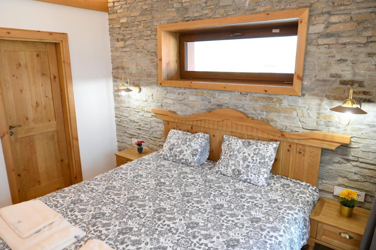 Villa Raphael Near The Pirin Golf Resort 班斯科 外观 照片
