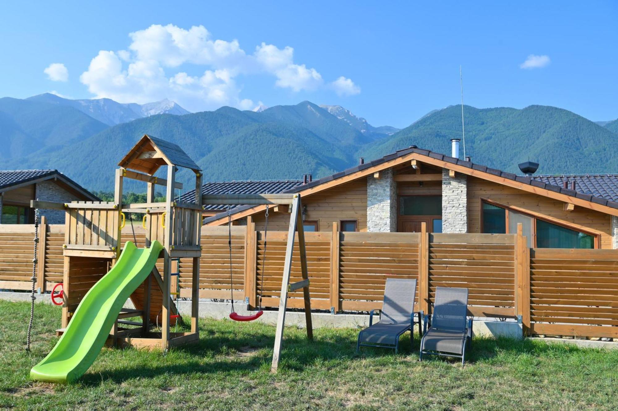 Villa Raphael Near The Pirin Golf Resort 班斯科 外观 照片