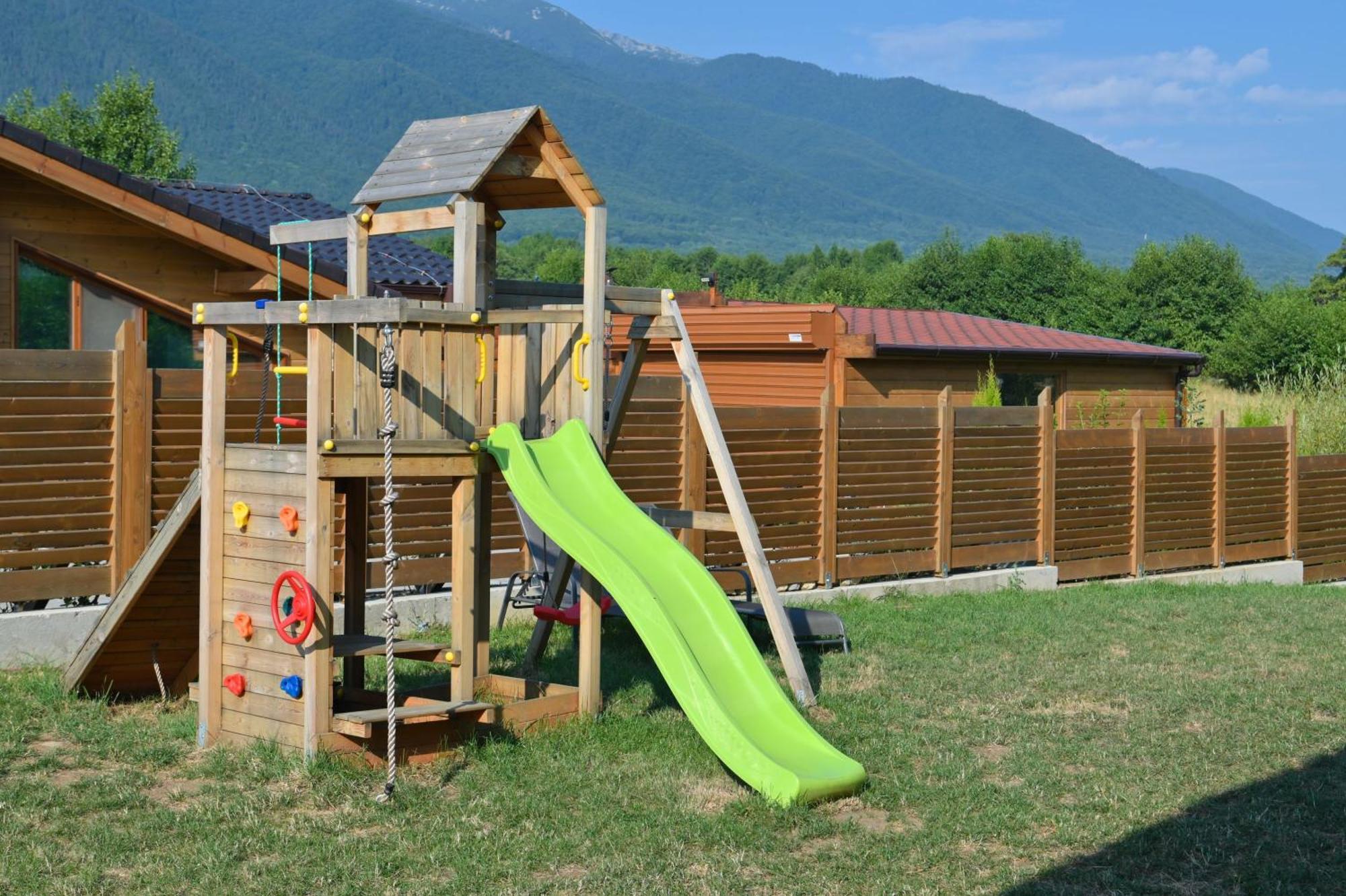 Villa Raphael Near The Pirin Golf Resort 班斯科 外观 照片