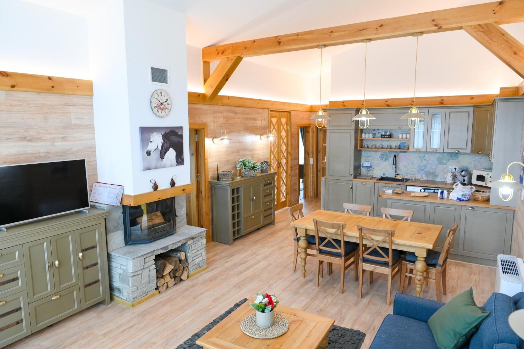 Villa Raphael Near The Pirin Golf Resort 班斯科 外观 照片